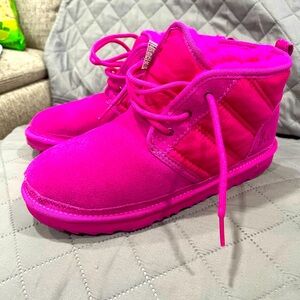 UGG Neumel girls size 6 - used a few times ( see pics and info)